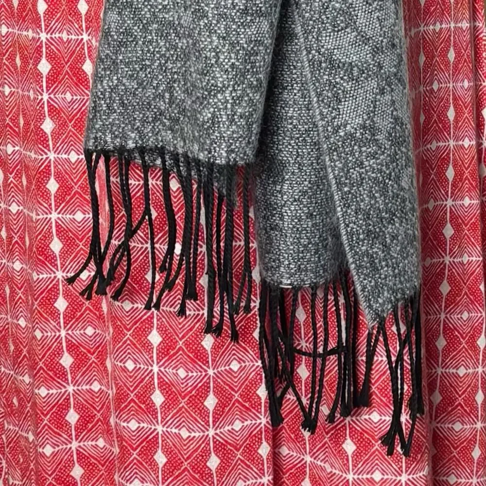 NWT Cejon Women's Gray Scarf Snowflake Pattern Heather Gray w/ fringe wrap scarf